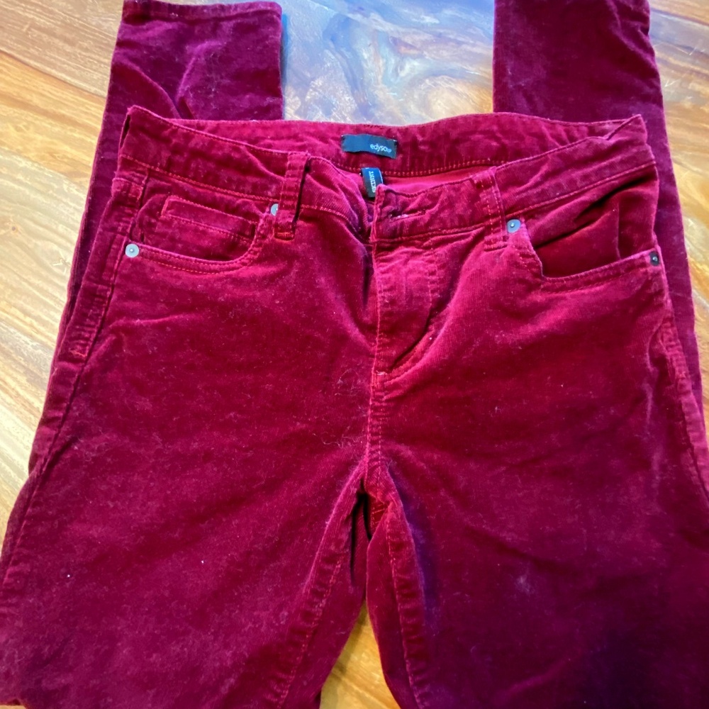 Sz 27 Maroon Corduory   Skinny Jeans